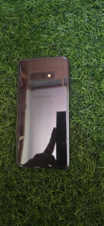 Samsung S10e - Image 2